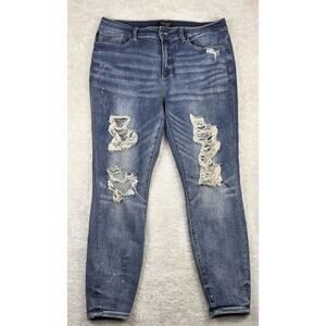 Judy Blue Jeans Women’s Sz 14W Skinny Fit Distressed Denim Medium Wash Blue